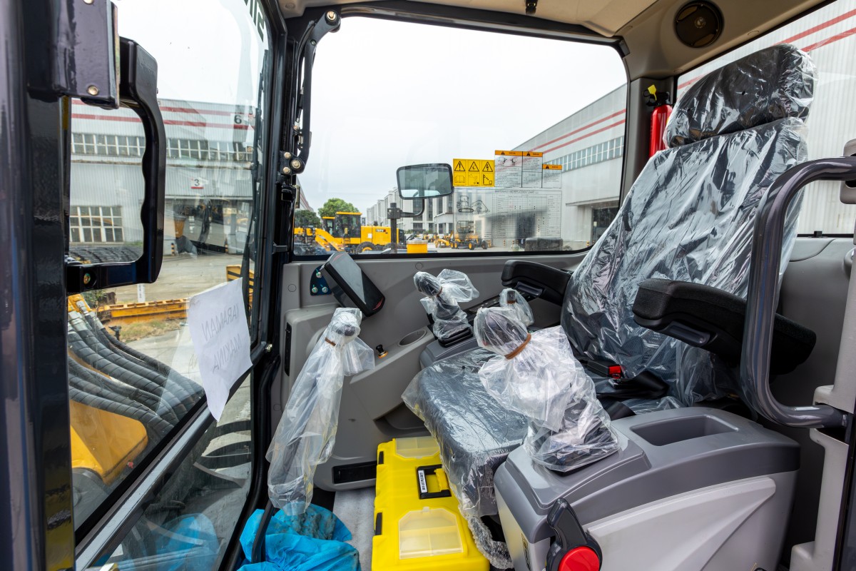 Comfortable and convenient driver environment