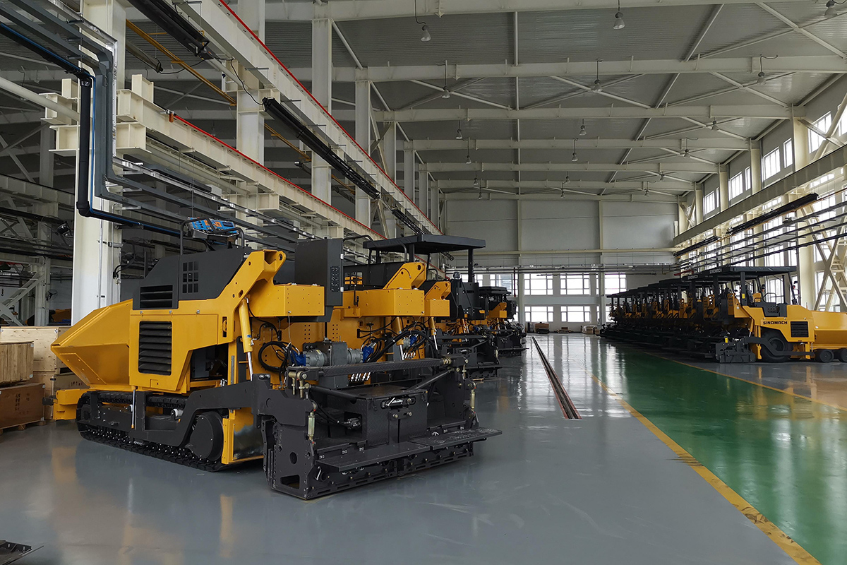 GYA4500 Asphalt concrete paver5.jpg