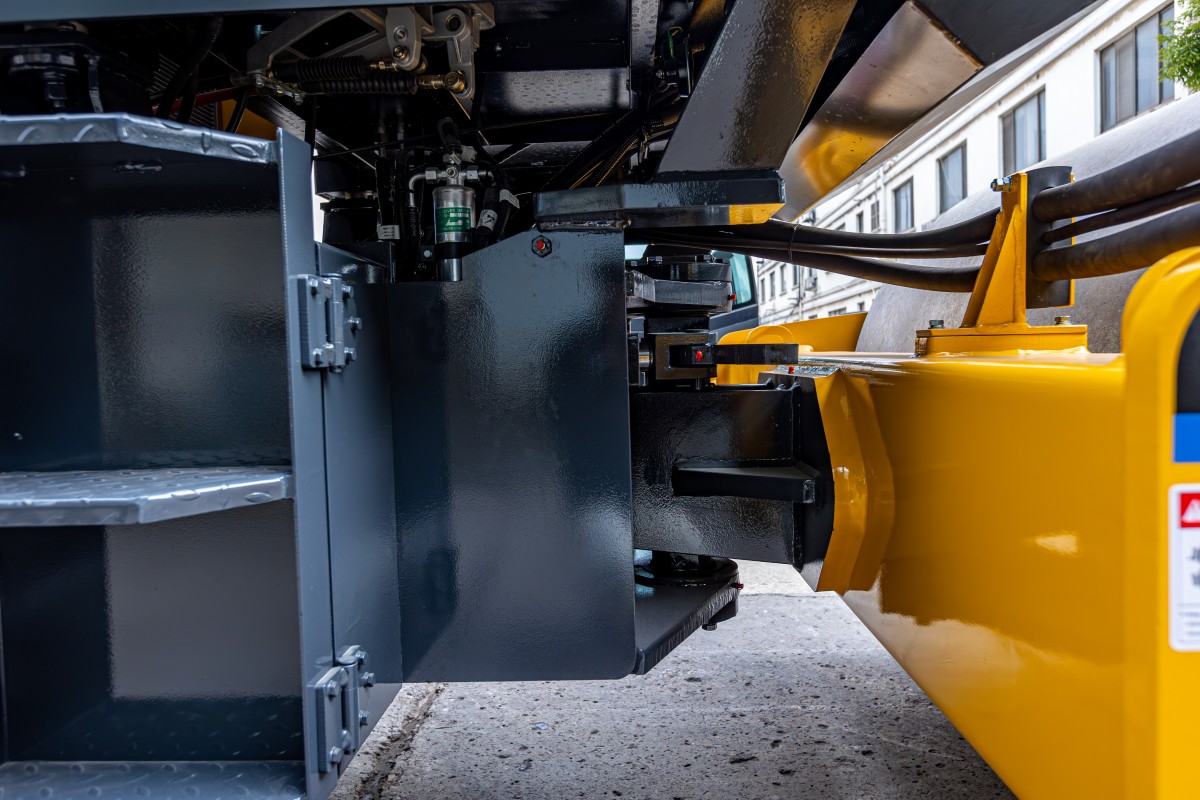 Hydraulic steering
