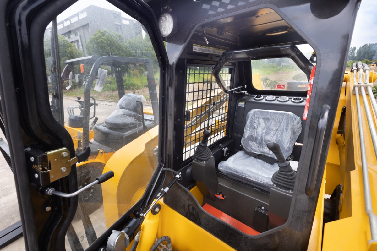 Comfortable cab with a wide-open view