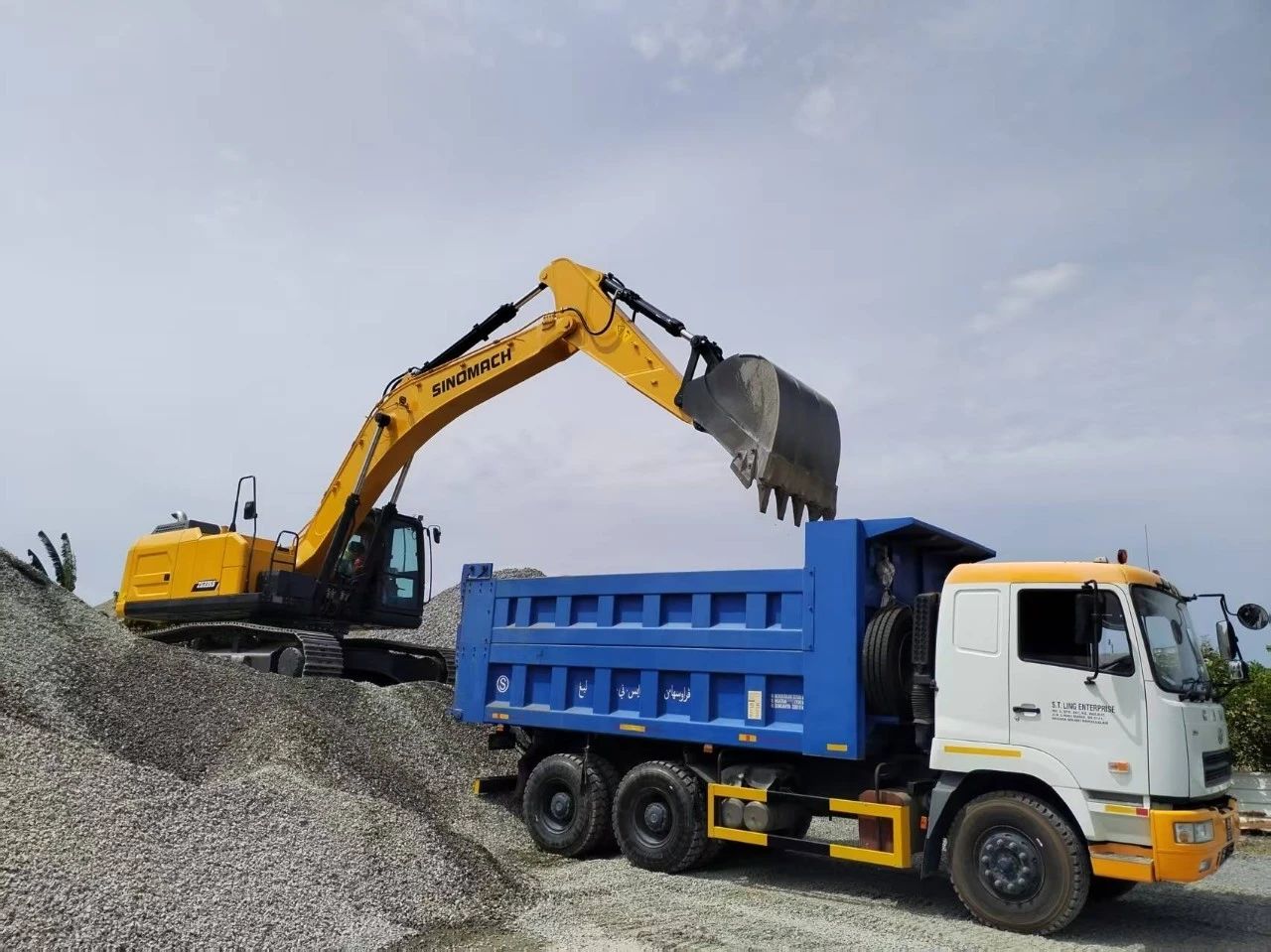 Chinese Mega-Excavator Lands First Deal in Brunei