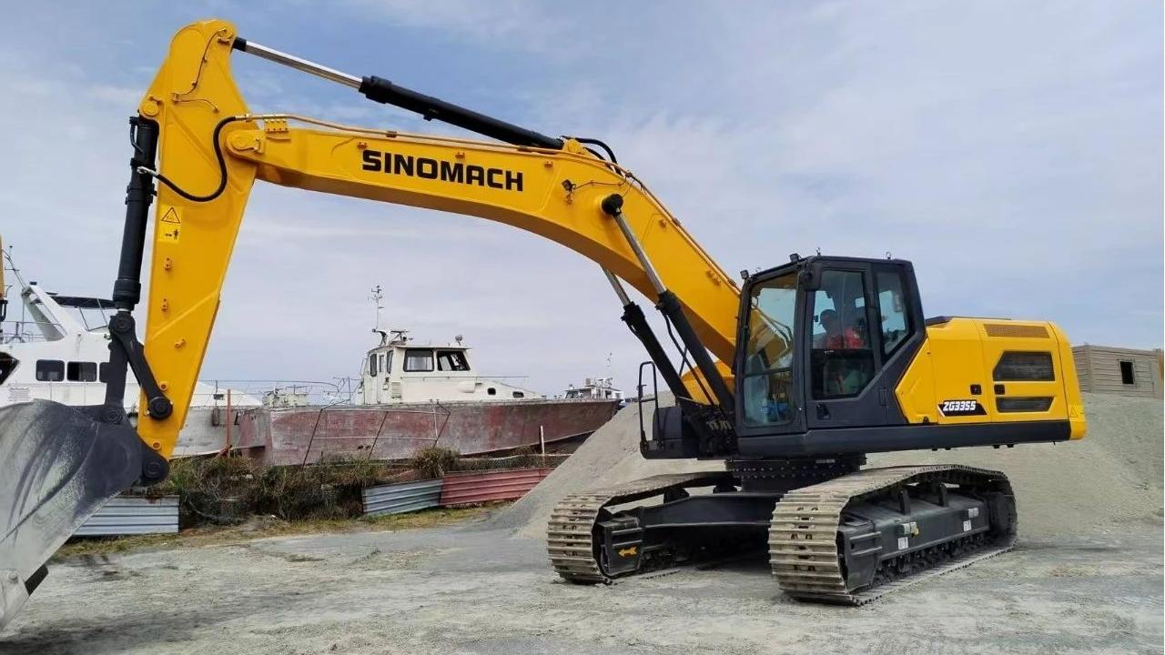 Chinese Mega-Excavator (3).jpg